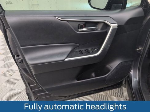 Used 2021 Toyota RAV4 XLE image 38
