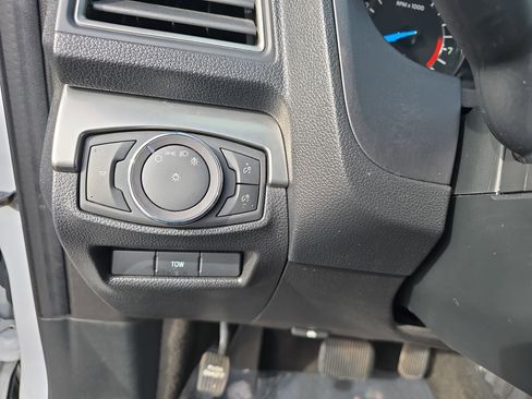 Used 2018 Ford Explorer XLT image 20