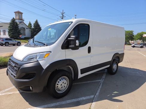 Used 2025 RAM ProMaster 1500 w/ Premium Convenience Group FWD image 6
