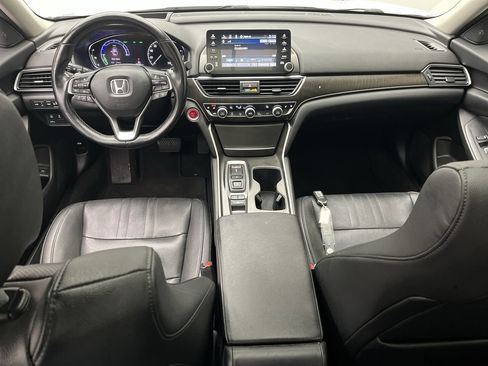 Used 2020 Honda Accord Touring image 4