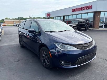 Used 2020 Chrysler Pacifica Touring w/ S Appearance Package