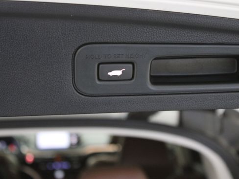 Used 2024 Acura MDX SH-AWD w/ Technology Package image 36