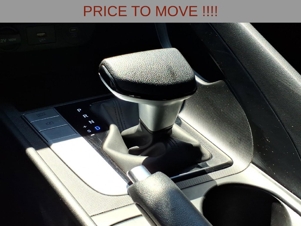 Used 2024 Hyundai Elantra SEL FWD image 18