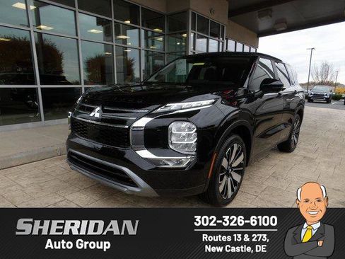 New 2025 Mitsubishi Outlander SE image 1