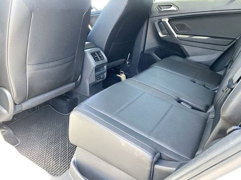 Used 2020 Volkswagen Tiguan SEL AWD/4WD image 15
