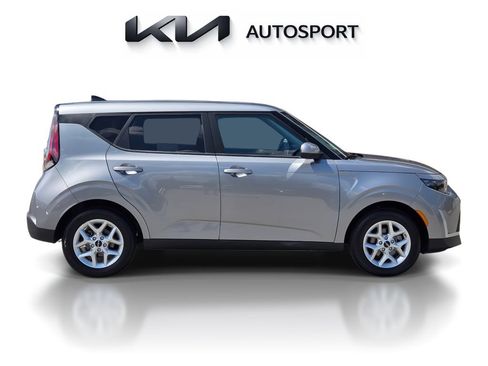 Certified 2025 Kia Soul LX w/ LX Technology Package FWD image 7