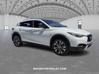 Used 2018 INFINITI QX30 Premium w/ Navigation Package AWD/4WD video 1