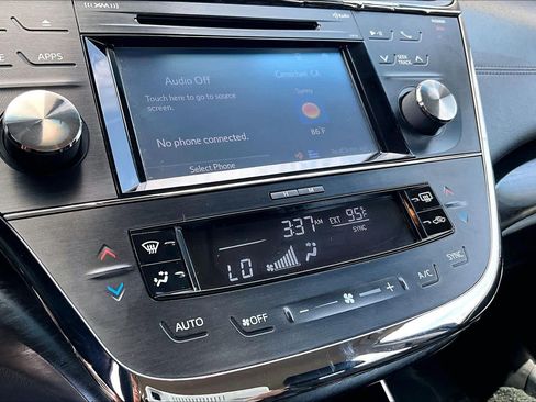 Used 2018 Toyota Avalon XLE FWD image 34