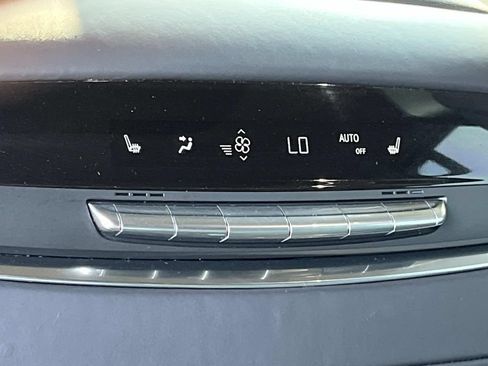 Certified 2024 Cadillac Escalade Sport Platinum w/ Heavy-Duty Trailer Package AWD/4WD image 18