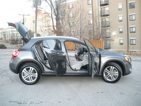 Used 2019 Mercedes-Benz GLA 250 4MATIC image 22