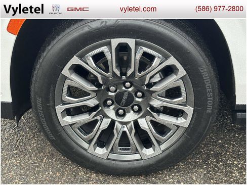 Certified 2023 GMC Yukon Denali Ultimate image 7