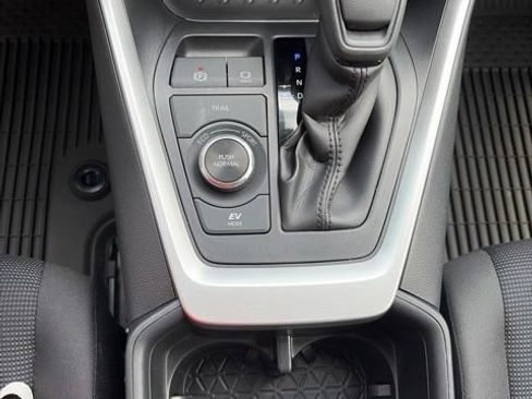 Used 2023 Toyota RAV4 LE AWD/4WD image 20