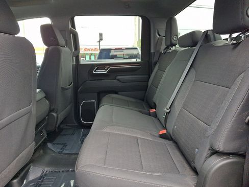 Used 2024 Chevrolet Silverado 2500 LT AWD/4WD image 9
