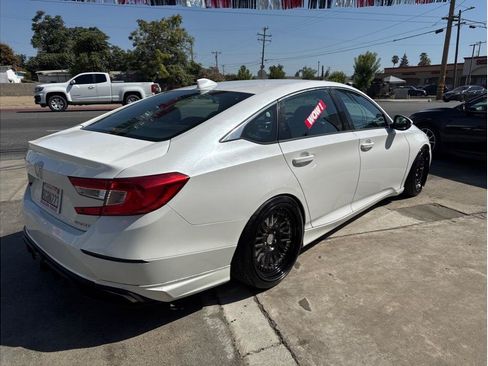 Used 2018 Honda Accord Sport image 6