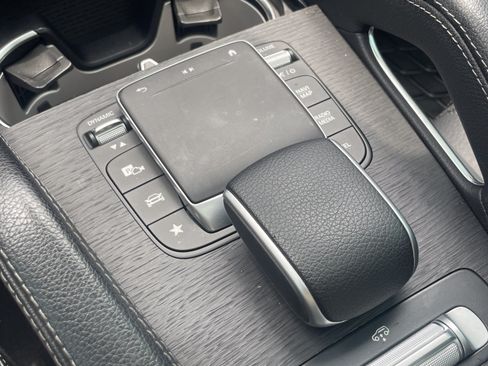 Used 2023 Mercedes-Benz GLS 580 4MATIC image 19