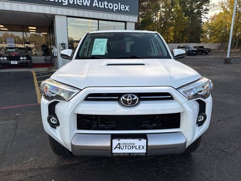 Used 2023 Toyota 4Runner TRD Off-Road image 3