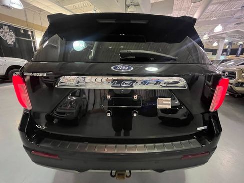 Used 2020 Ford Explorer XLT w/ Equipment Group 202A AWD/4WD image 15