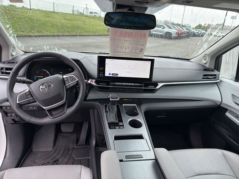 Certified 2025 Toyota Sienna XLE w/ XLE Plus Package AWD/4WD image 13