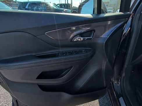Used 2020 Buick Encore Preferred FWD image 15