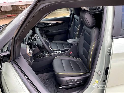 Used 2024 Chevrolet TrailBlazer ACTIV w/ Driver Confidence Package AWD/4WD image 25