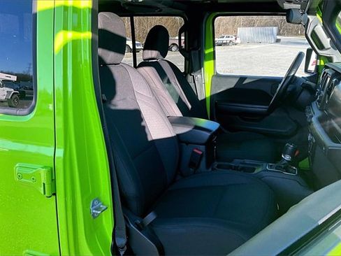 Used 2021 Jeep Gladiator Willys image 7