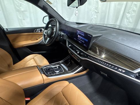 Used 2024 BMW X7 xDrive40i w/ M Sport Package AWD/4WD image 33