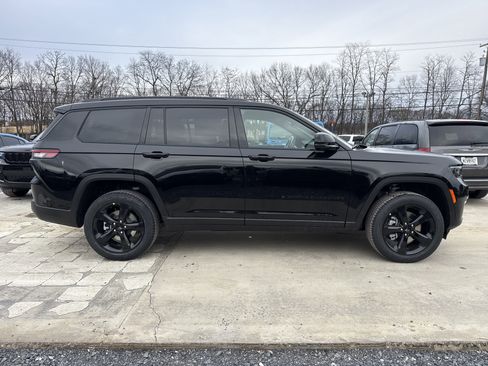 New 2025 Jeep Grand Cherokee L Limited w/ Luxury Tech Group II AWD/4WD image 9