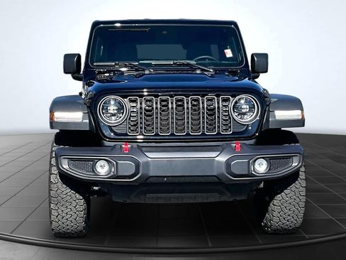 Used 2025 Jeep Wrangler Unlimited Rubicon w/ Convenience Group AWD/4WD image 6
