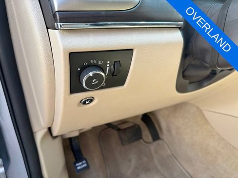 Used 2015 Jeep Grand Cherokee Overland AWD/4WD image 11