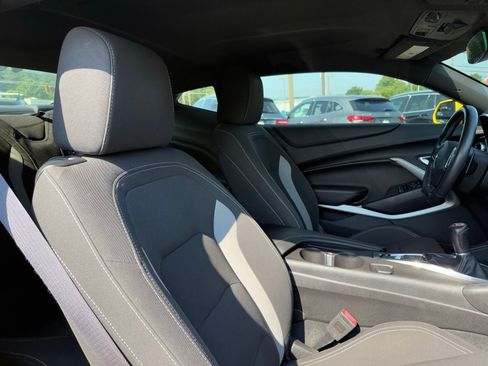 Used 2017 Chevrolet Camaro SS image 32