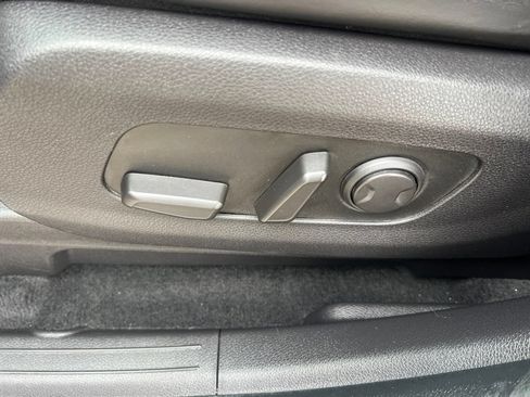 Certified 2022 Kia Carnival LX FWD image 44