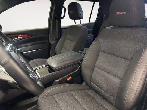 Used 2024 Chevrolet Traverse Z71 image 9