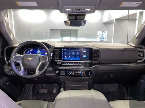 Used 2024 Chevrolet Silverado 2500 LTZ w/ LTZ Premium Package AWD/4WD image 34