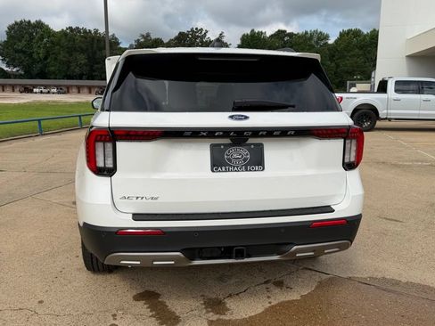 New 2026 Ford Explorer Active w/ Active Comfort Package RWD image 4