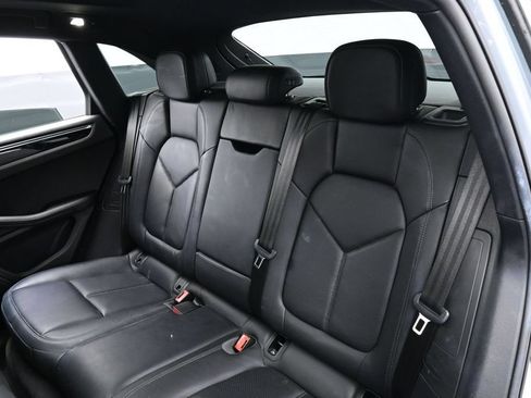 Certified 2020 Porsche Macan AWD/4WD image 23