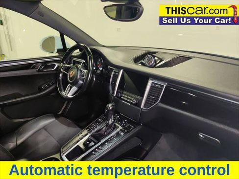 Used 2018 Porsche Macan AWD/4WD image 12