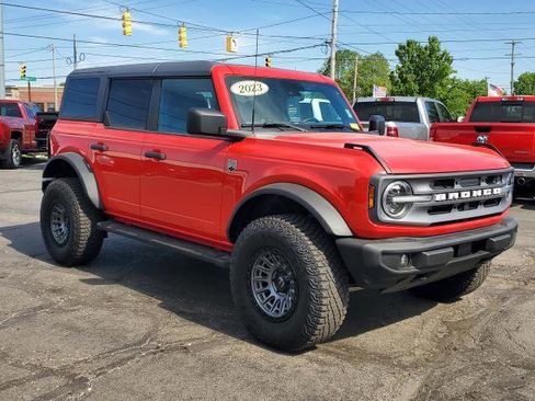Used 2023 Ford Bronco Big Bend w/ Sasquatch Package AWD/4WD image 2