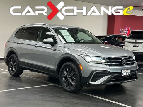 Used 2022 Volkswagen Tiguan SE image 1
