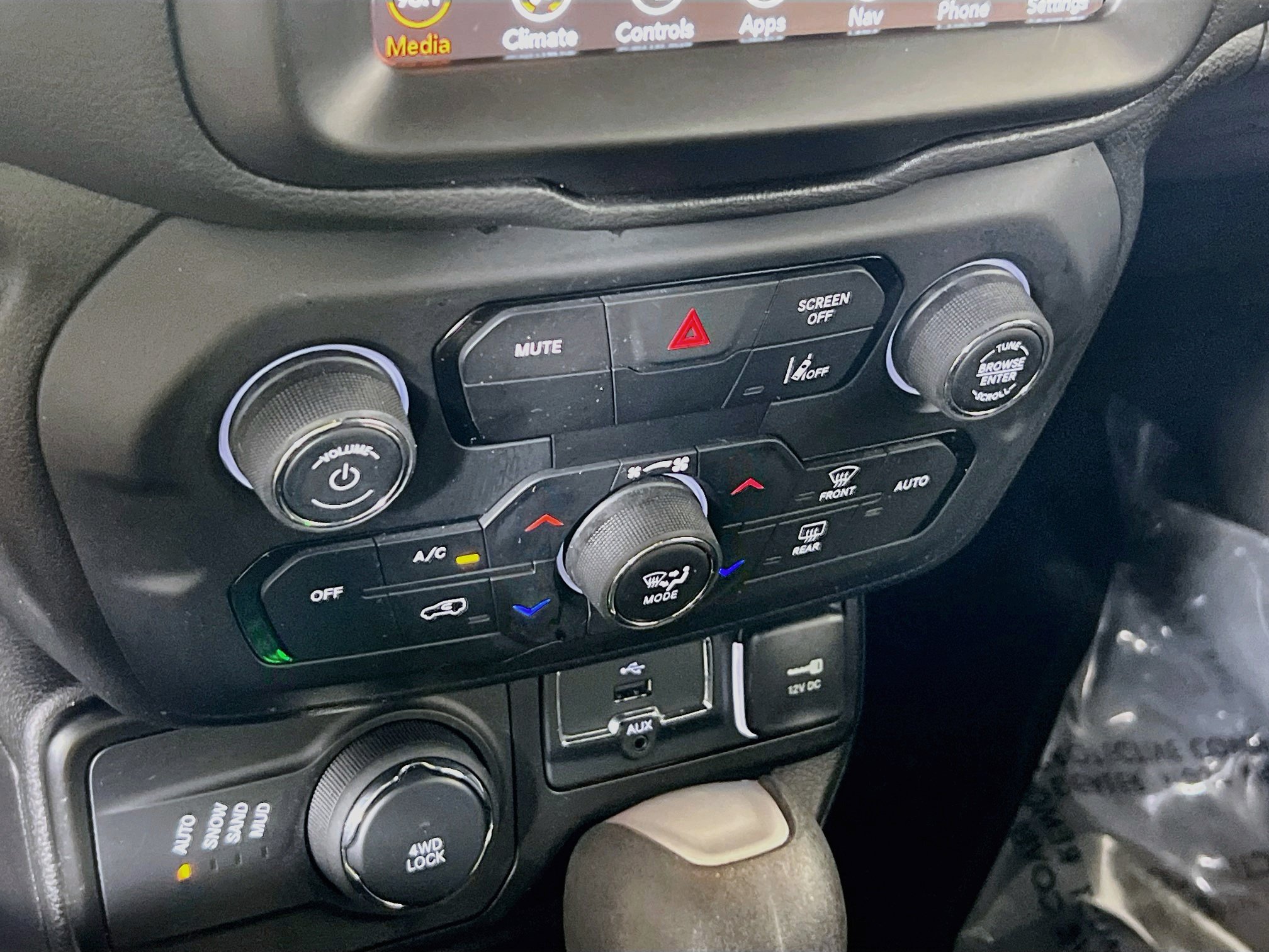 Used 2022 Jeep Renegade Altitude w/ Convenience Group AWD/4WD image 15