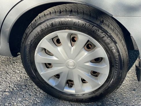 Used 2014 Nissan Versa S image 20