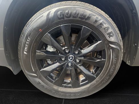 Used 2025 MAZDA CX-50 AWD 2.5 S w/ Premium Package image 4