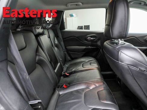 Used 2023 Jeep Cherokee Altitude Lux image 23