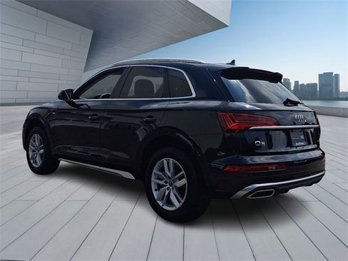 Certified 2023 Audi Q5 2.0T Premium w/ Convenience Package image 4