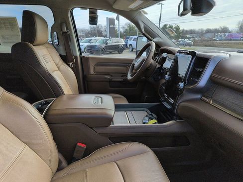 Used 2024 RAM 2500 Limited image 7