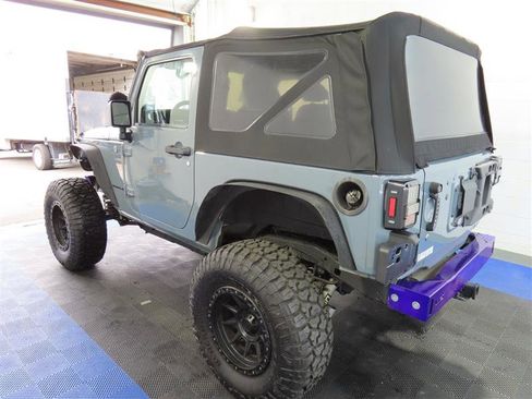 Used 2014 Jeep Wrangler Rubicon w/ Power Convenience Group image 10
