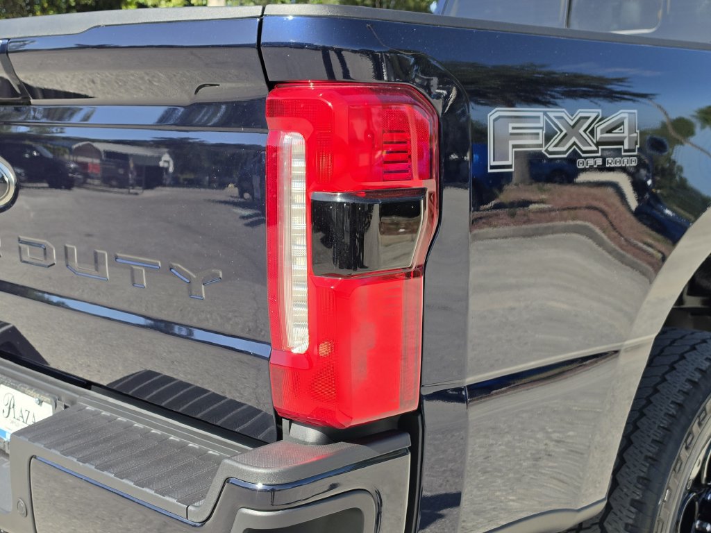 Used 2025 Ford F250 Lariat w/ Black Appearance Package AWD/4WD image 8