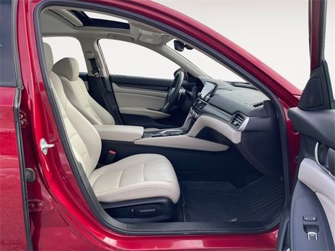 Used 2022 Honda Accord Touring image 15