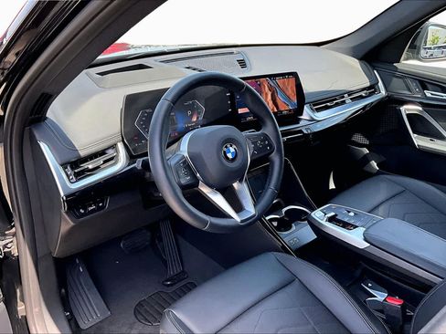 Used 2025 BMW X1 xDrive28i AWD/4WD image 17