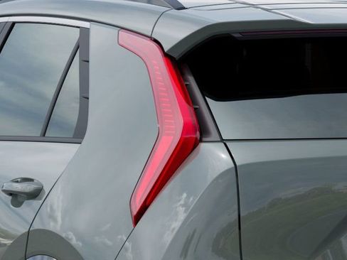 New 2025 Kia Niro Wind image 12