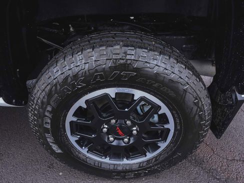 Used 2024 Toyota Tacoma TRD Off-Road image 8